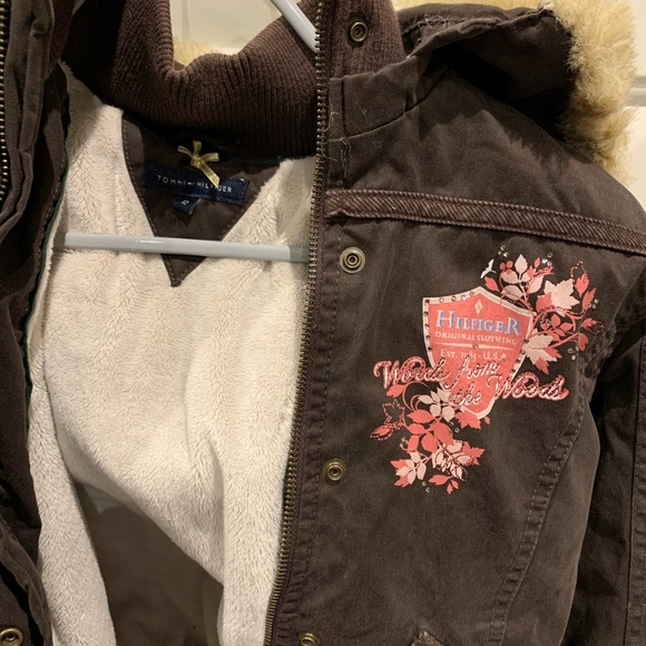 Tommy Hilfiger Girls Coat 🧥 - Picture 3 of 4